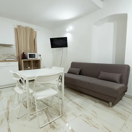Zenit Apartment *